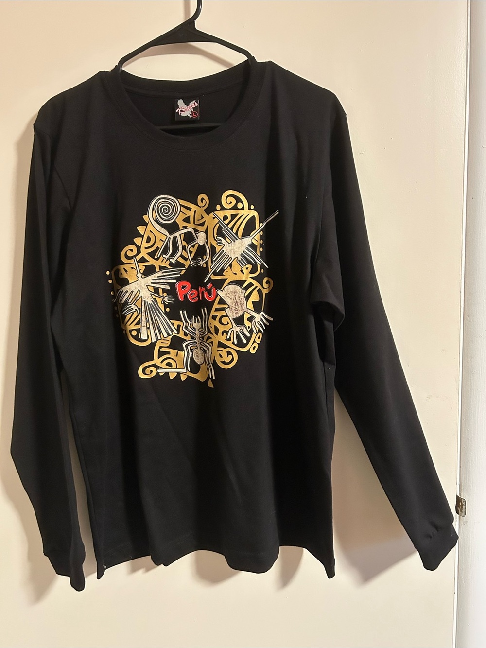 Black Kids Long-Sleeve Shirt with Gold Graphic - Peru